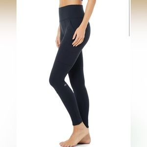 Alo high waisted cargo leggings